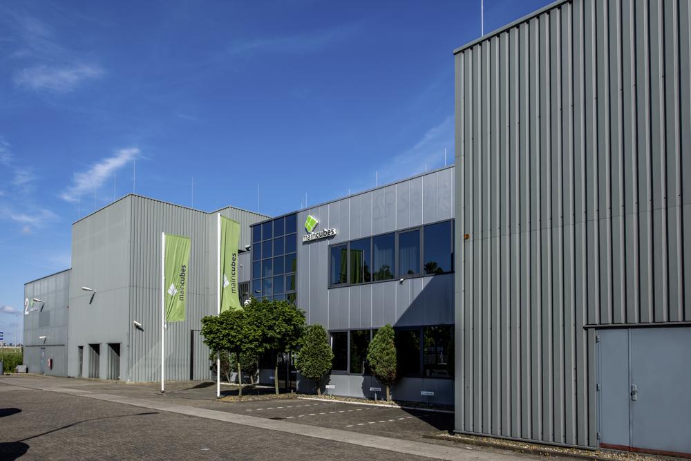 maincubes AMS01